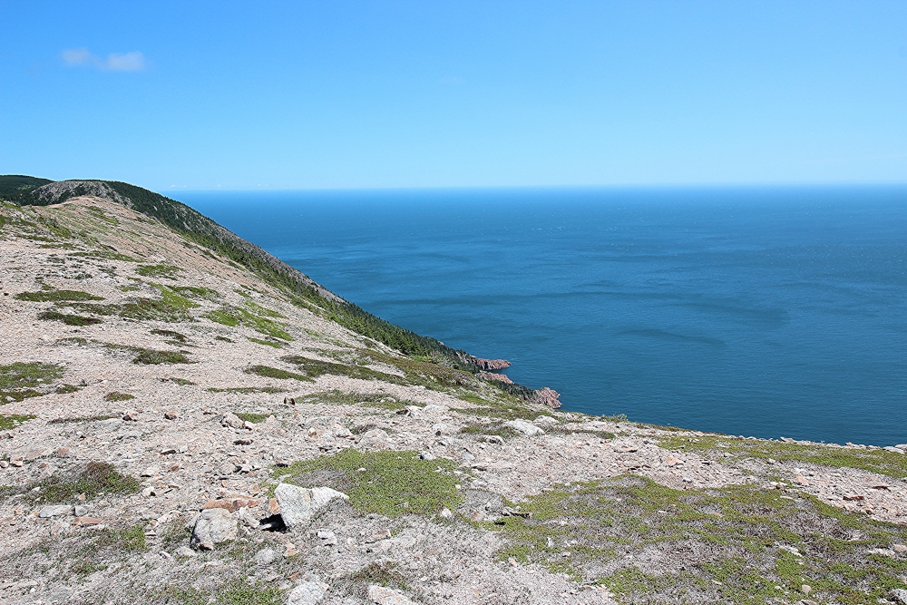 An outstanding view of the Atlantic Ocean from the top of the Kauzmann hiking trail.